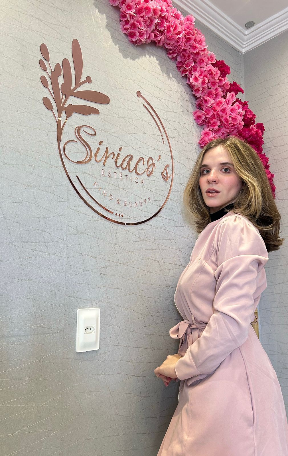 Mariana Siriaco no espaço da Siriaco's Estética em São Vicente SP