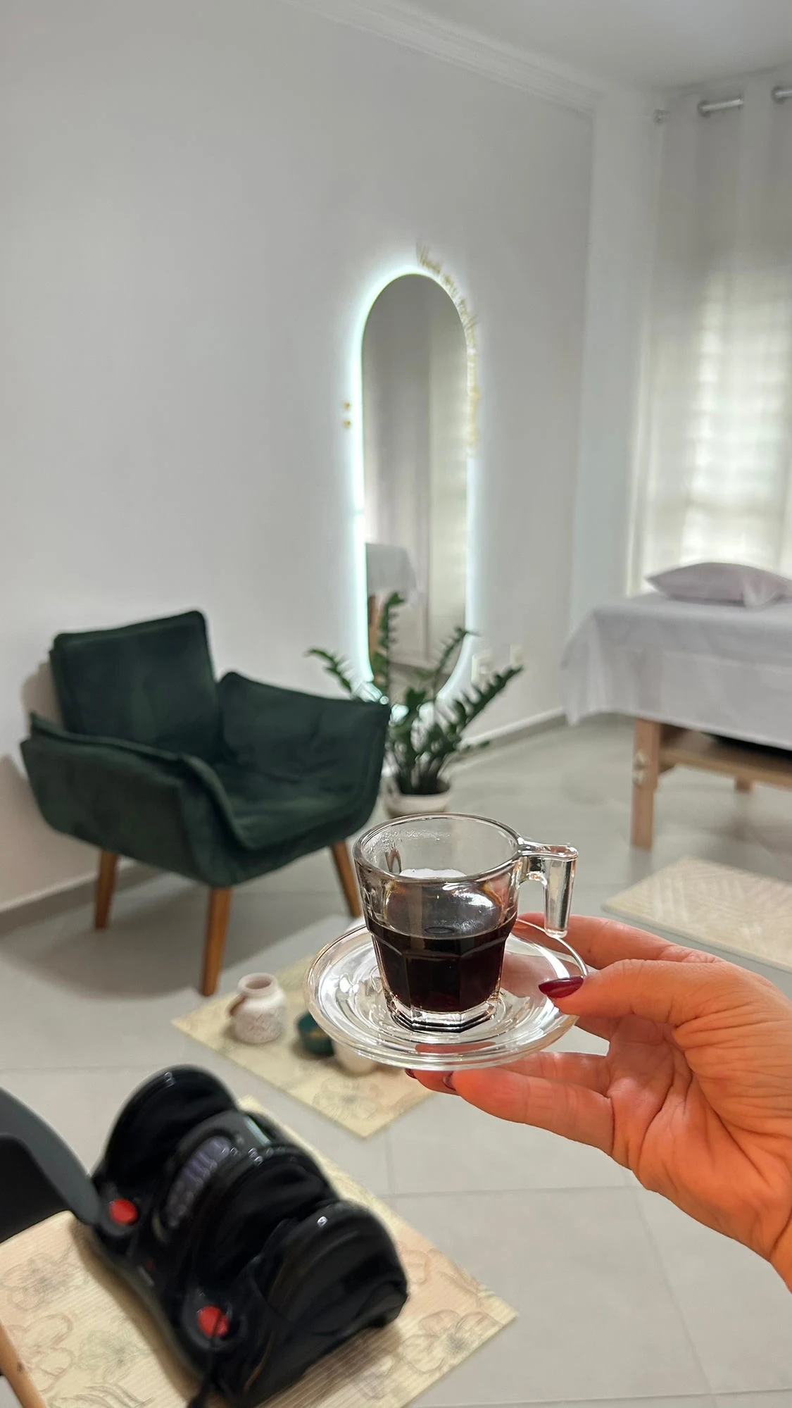 Espaço de boas-vindas com café